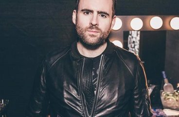 Gareth Emery is back with a new amazing vocal trance tune, ‘Yesterday’!