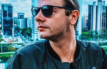 Sam Feldt presents debut release on his Heartfeldt Records, “Hold Me Close”!