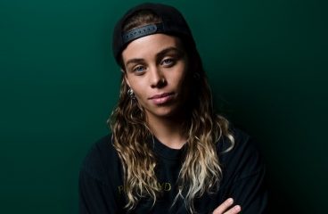 TASH SULTANA Debuts New Song Via Exclusive Performance On 'Late Show With Stephen Colbert'