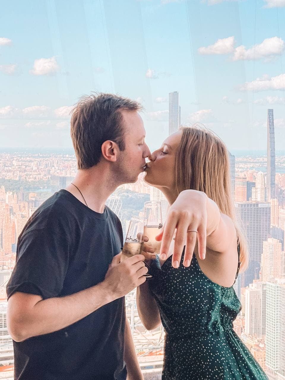 Andrew Rayel and Daniela Prisacaru announce their engagement with a passionate kiss. 