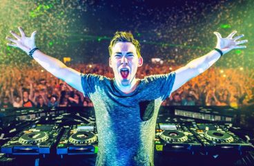 Hardwell Makes Emotional Appearance on Stage During ADE