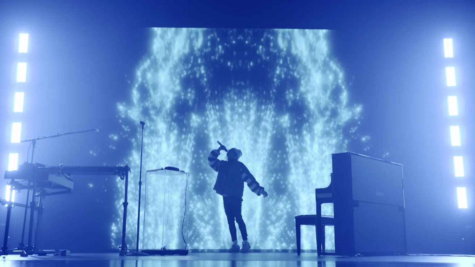 Porter Robinson Delivers Magical Performance at his Paris Tour Stop [EVENT REVIEW]