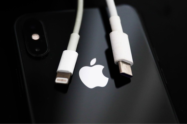 Apple May Finally Move Away from Lightning Cable to USB-C