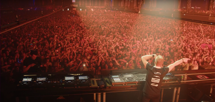 [WATCH] Armin van Buuren’s ASOT Celebration Weekend Friday 6-Hour Set