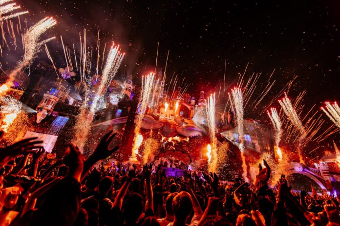 Celebrate 20 years of Tomorrowland with more than 400 artists !