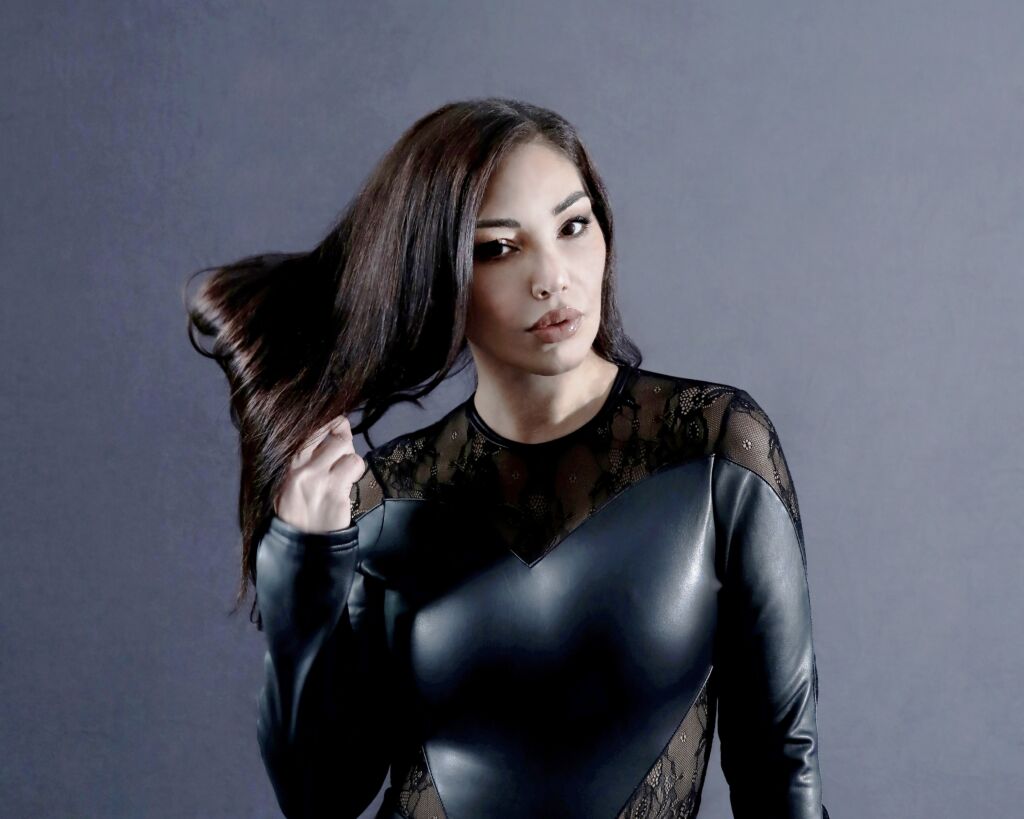 Simina Grigoriu Closes Out 2025 with  Ascended Masters EP